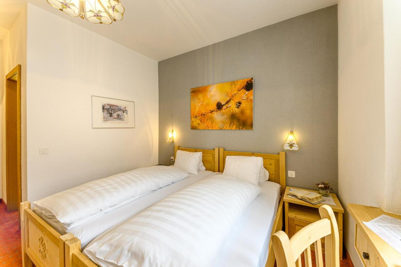 Hotel Centrale, Typically Swiss Poschiavo Exterior photo