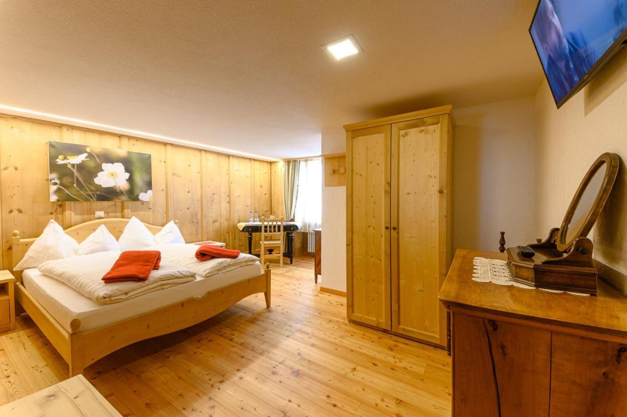 Hotel Centrale, Typically Swiss Poschiavo Exterior photo