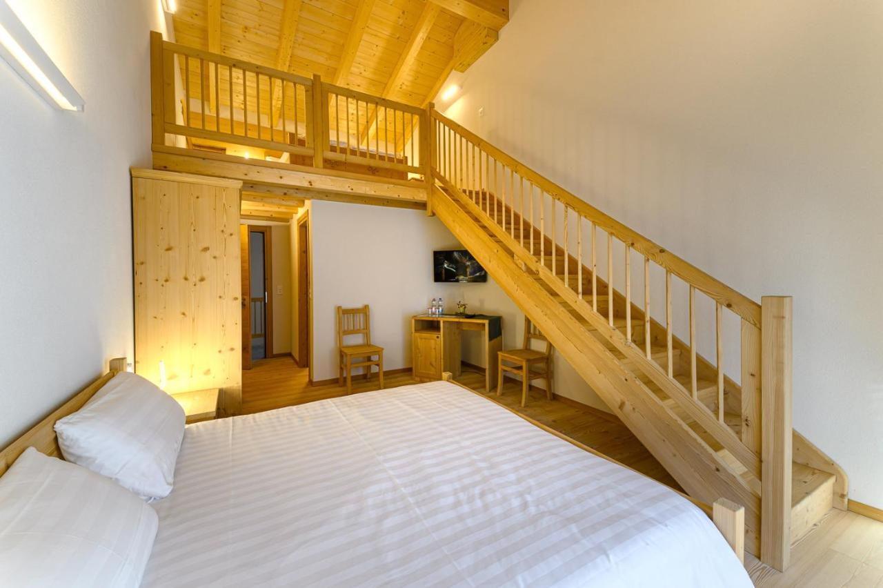 Hotel Centrale, Typically Swiss Poschiavo Exterior photo