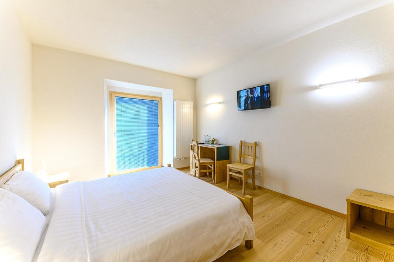 Hotel Centrale, Typically Swiss Poschiavo Exterior photo