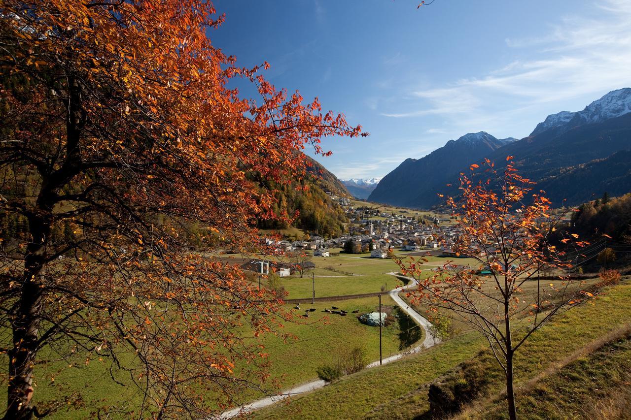 Hotel Centrale, Typically Swiss Poschiavo Exterior photo